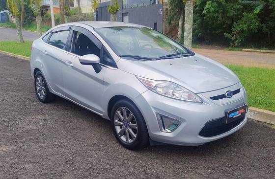 FORD FIESTA 1.6 SE SEDAN 16V FLEX 4P MANUAL
